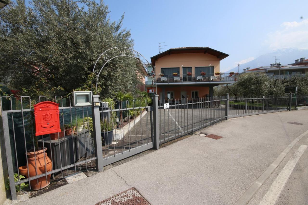 B&B Casa Wanda Since 1999 Riva del Garda Esterno foto