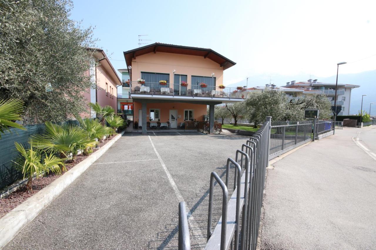 B&B Casa Wanda Since 1999 Riva del Garda Esterno foto