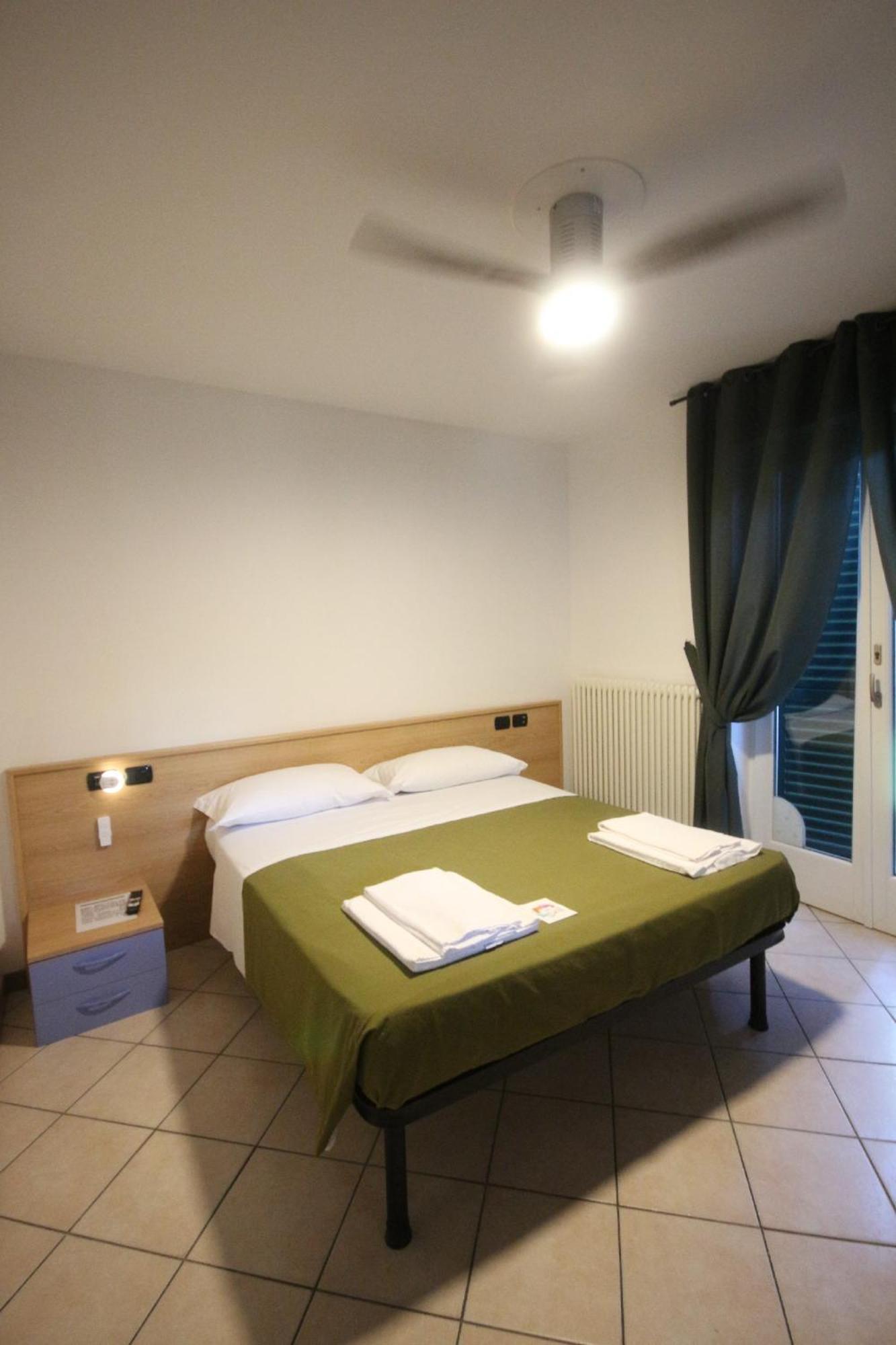 B&B Casa Wanda Since 1999 Riva del Garda Esterno foto