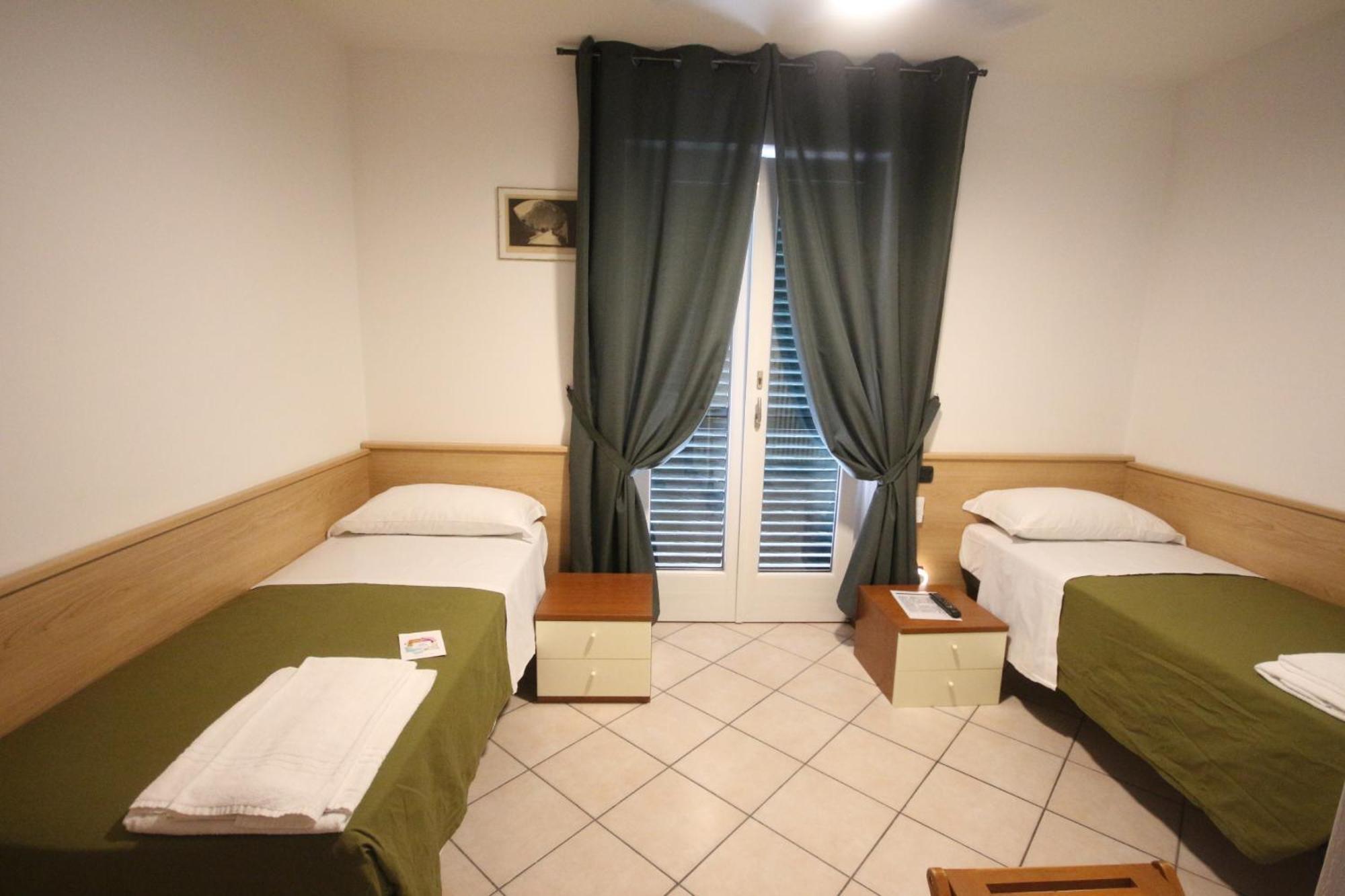 B&B Casa Wanda Since 1999 Riva del Garda Esterno foto