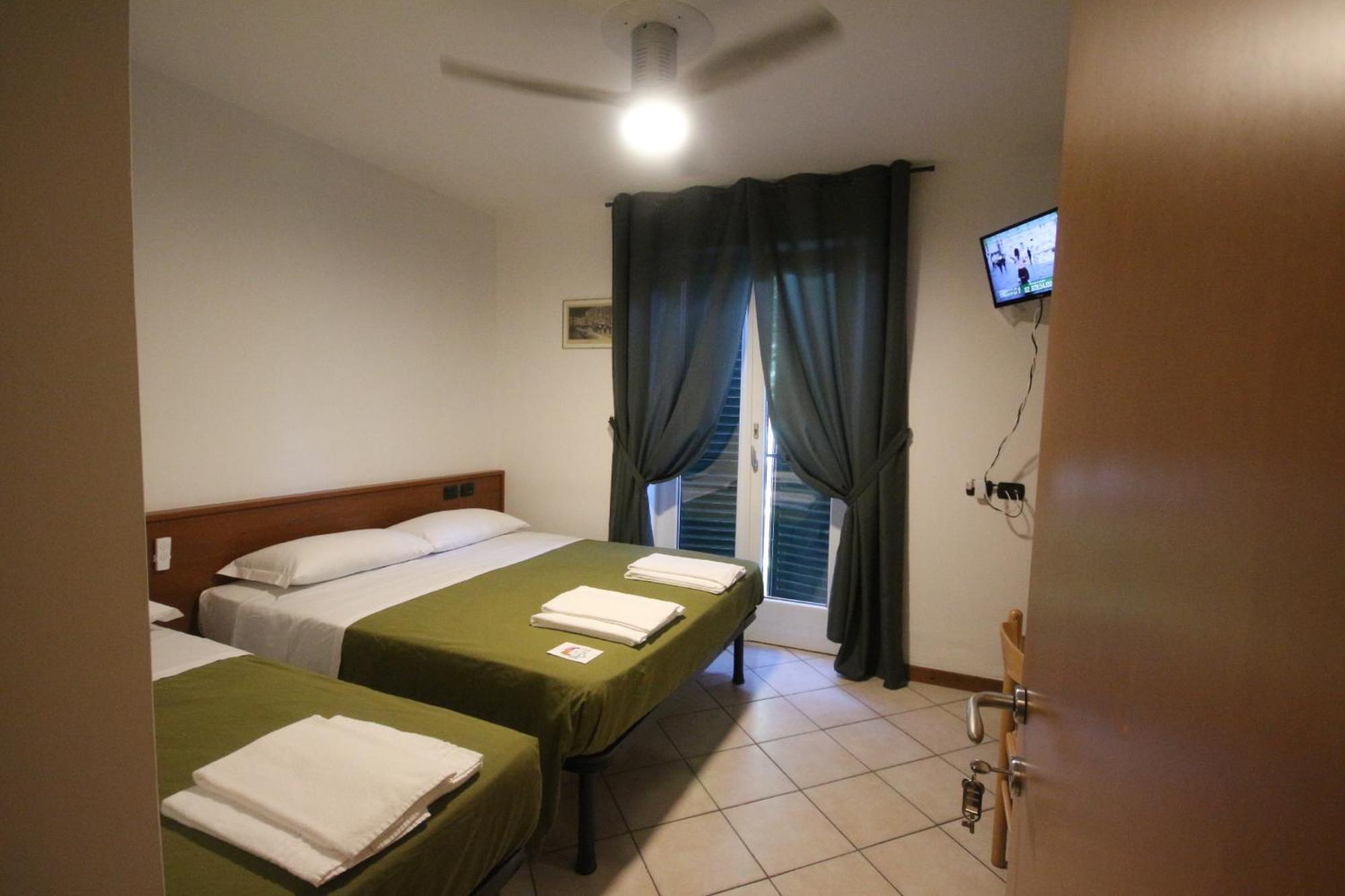 B&B Casa Wanda Since 1999 Riva del Garda Esterno foto