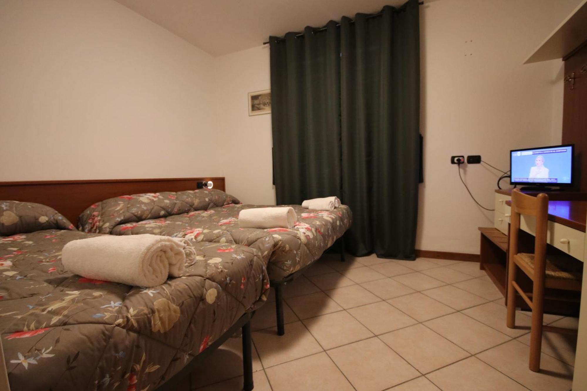 B&B Casa Wanda Since 1999 Riva del Garda Camera foto
