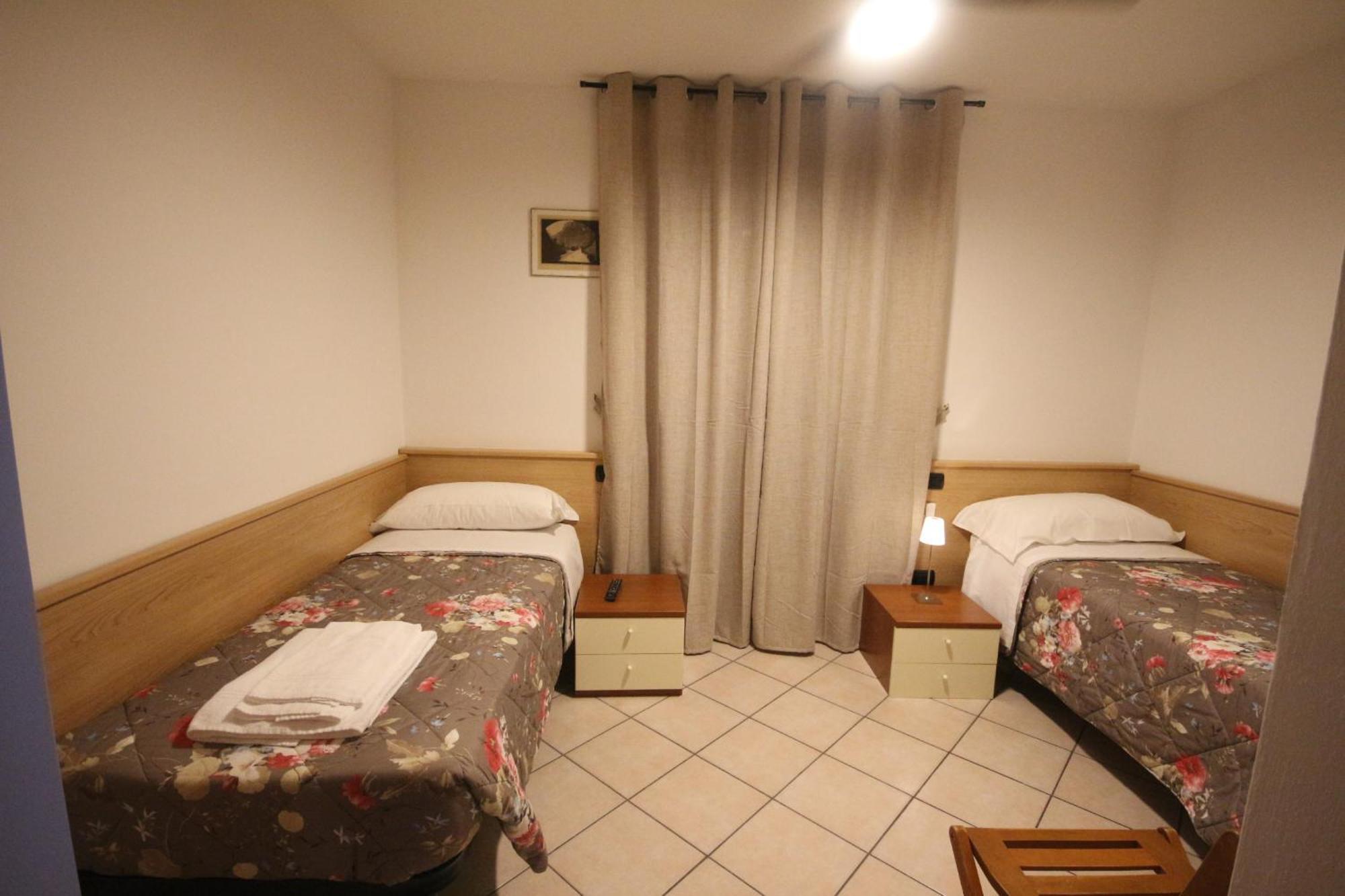 B&B Casa Wanda Since 1999 Riva del Garda Camera foto