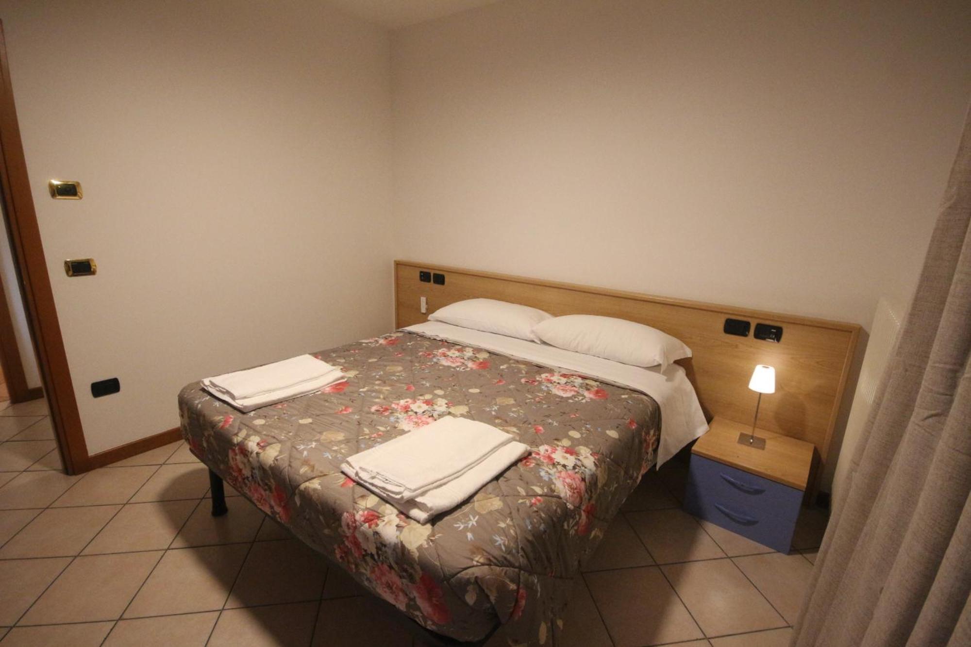 B&B Casa Wanda Since 1999 Riva del Garda Camera foto
