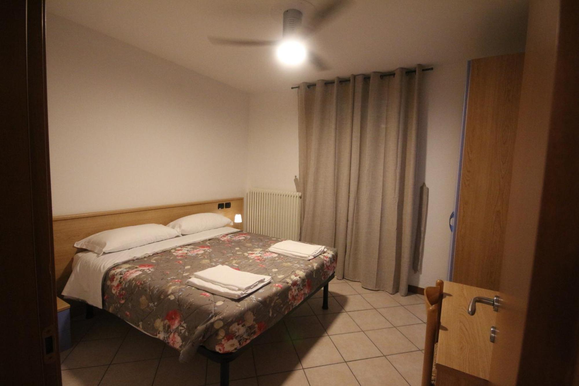 B&B Casa Wanda Since 1999 Riva del Garda Camera foto