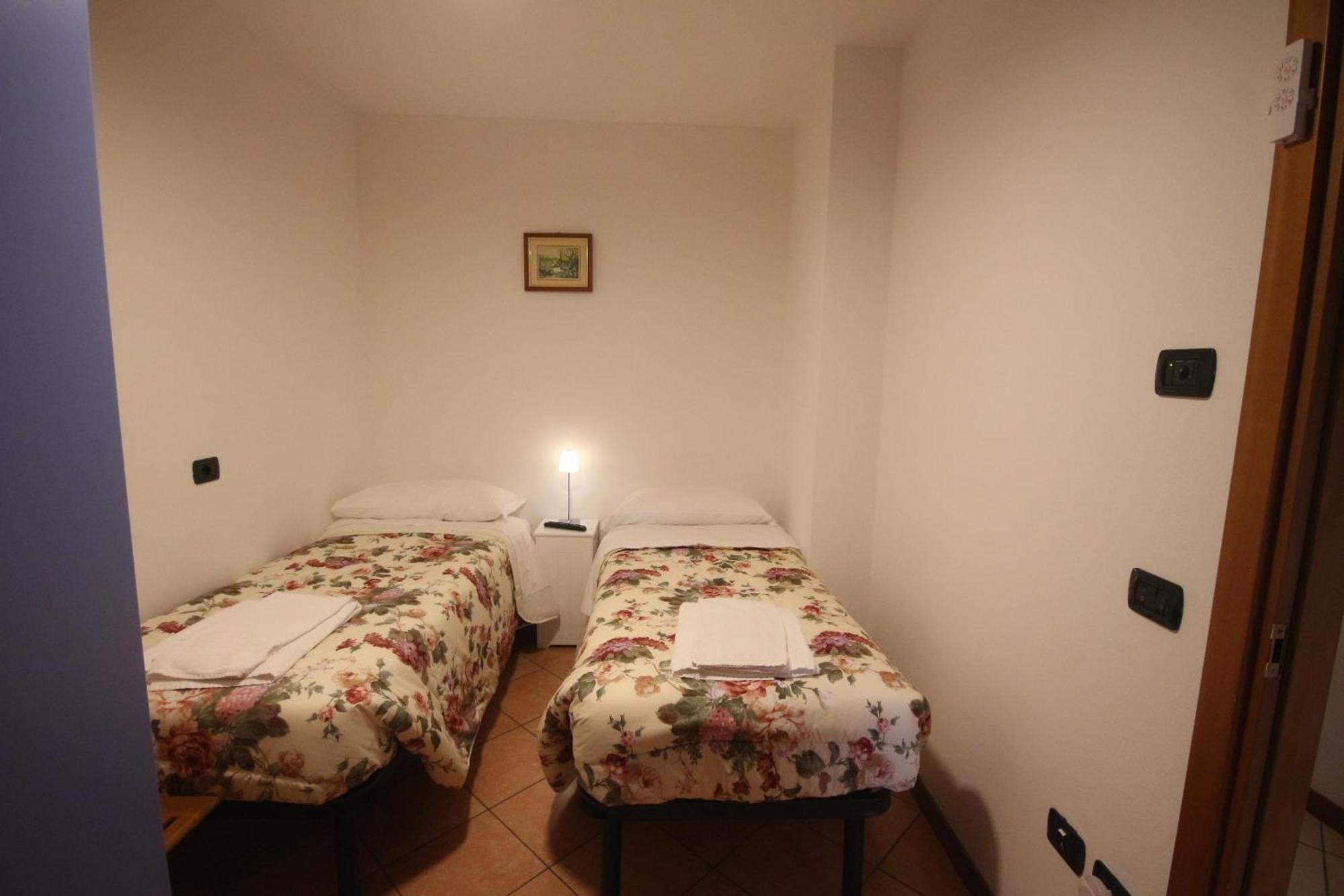 B&B Casa Wanda Since 1999 Riva del Garda Camera foto